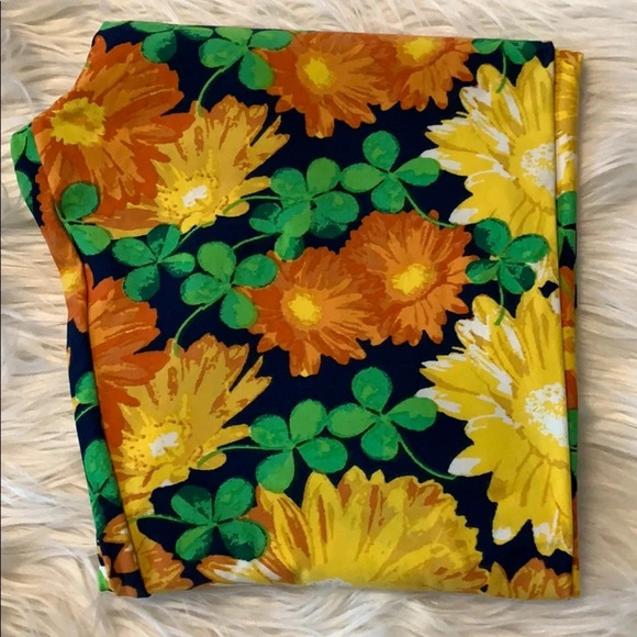 New! Women’s LULAROE floral shamrock ☘️ leggings OS - Picture 1 of 1